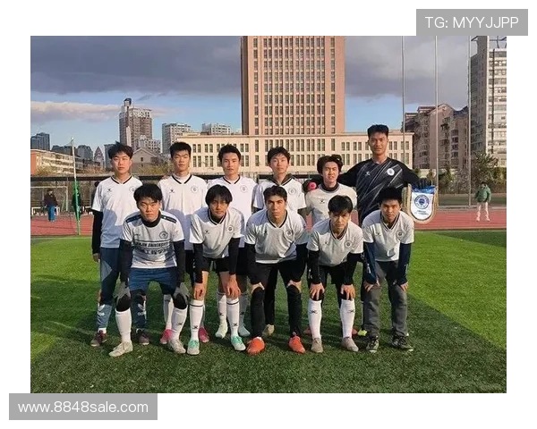 足球友谊赛：跨国对决激烈碰撞，展现全球顶级球队竞技风采