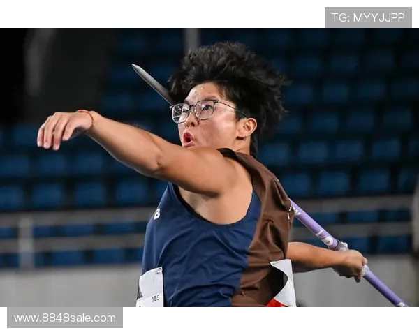 2025年世界举重锦标赛精彩回顾：中国选手再创佳绩，刷新多项世界纪录